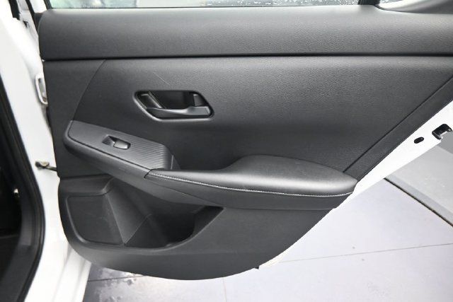 Used 2024 Nissan Sentra SV FWD image 15