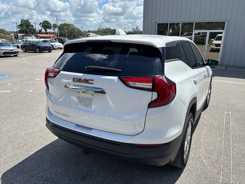 Used 2022 GMC Terrain SLE FWD image 9