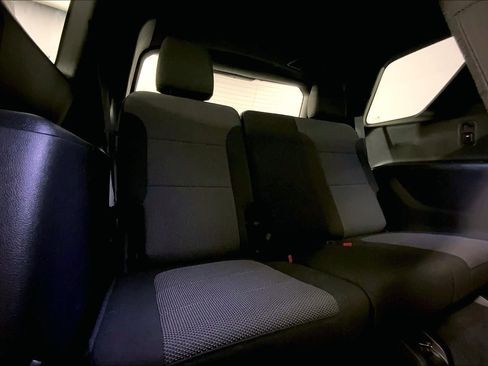 Used 2023 Chevrolet Traverse LT image 25