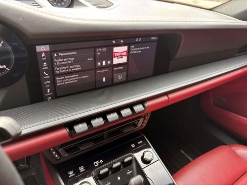 Used 2020 Porsche 911 Carrera RWD image 31