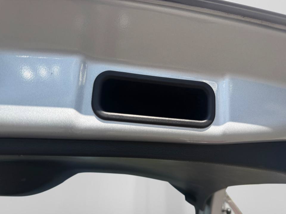 Used 2018 Nissan Kicks S FWD image 18