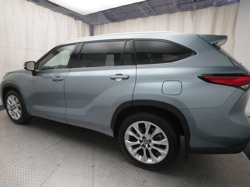 Used 2023 Toyota Highlander Limited AWD/4WD image 34