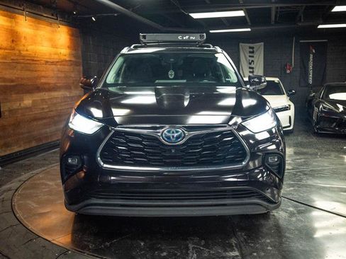Used 2021 Toyota Highlander Limited AWD/4WD image 4