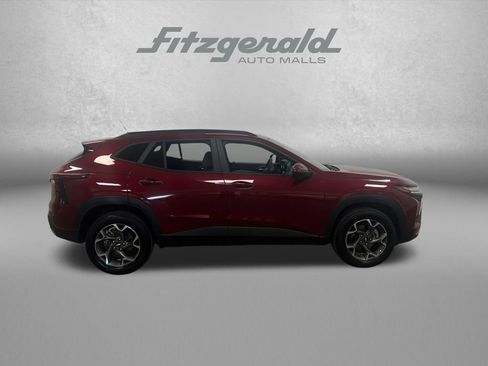 Used 2024 Chevrolet Trax LT FWD image 7