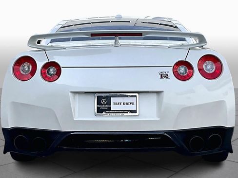 Used 2010 Nissan GT-R Premium AWD/4WD image 4