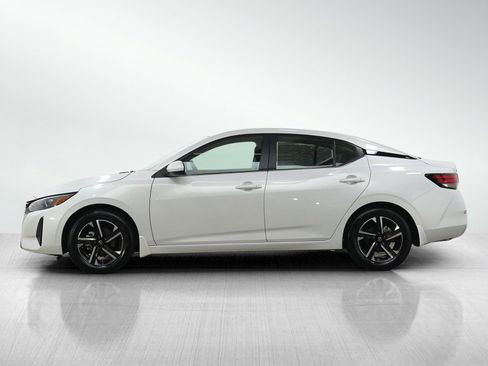 Used 2025 Nissan Sentra SV w/ All-Weather Package FWD image 2