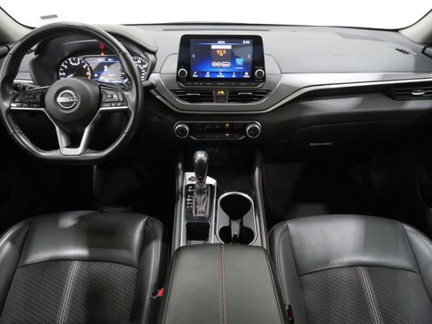 Used 2024 Nissan Altima 2.5 SR FWD image 9