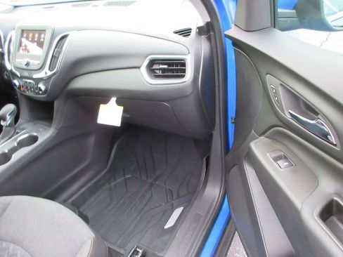 Used 2024 Chevrolet Equinox LT w/ LPO, Floor Liner Package image 19