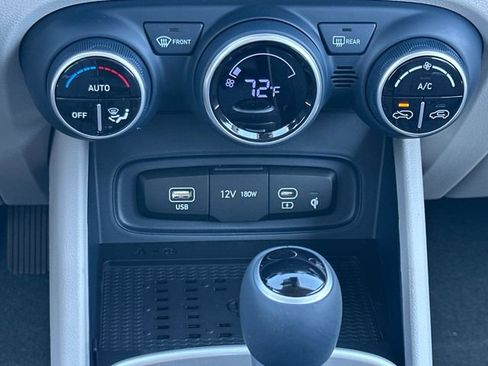 New 2026 Hyundai Venue SEL FWD image 23