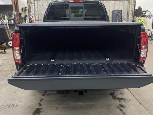 Used 2018 Nissan Frontier SV image 5