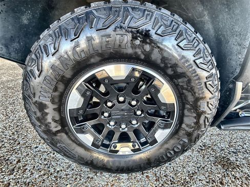 Certified 2024 GMC Hummer EV 3X w/ Extreme Off-Road Package image 31