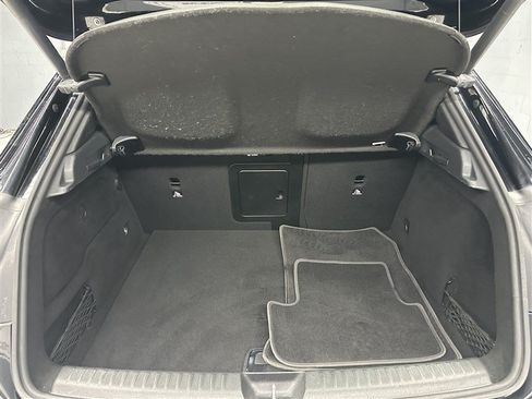 Used 2020 Mercedes-Benz GLA 250 4MATIC w/ Premium Package image 18