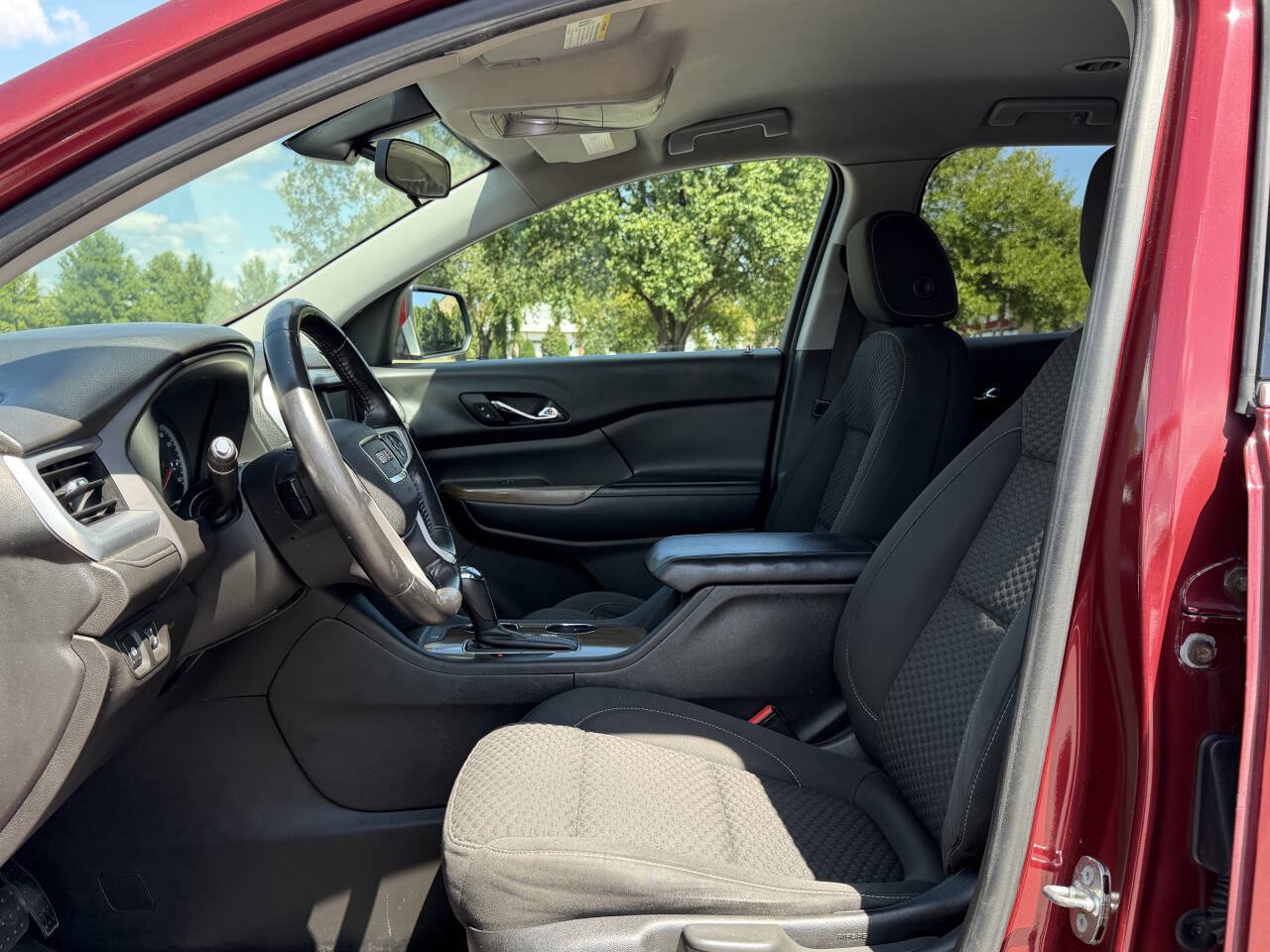 Used 2018 GMC Acadia SLE FWD image 12