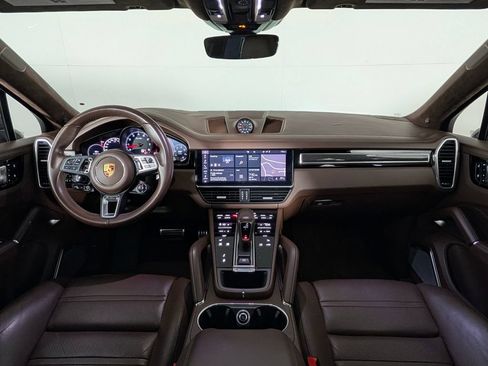 Used 2020 Porsche Cayenne Turbo AWD/4WD image 20