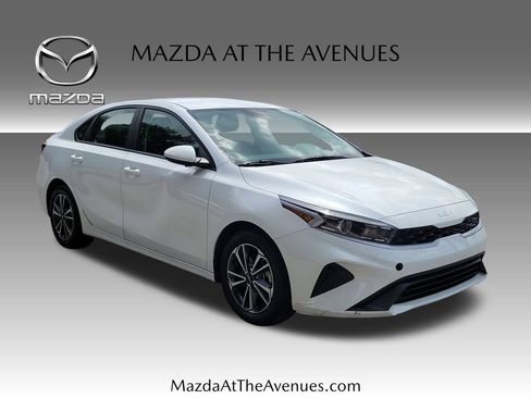 Used 2024 Kia Forte LXS FWD image 3