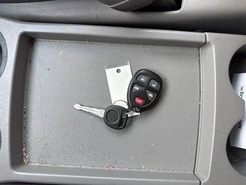 Used 2006 Buick Terraza CXL w/ Driver Confidence Package image 25