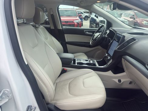 Used 2021 Ford Edge Titanium w/ Equipment Group 301A FWD image 12