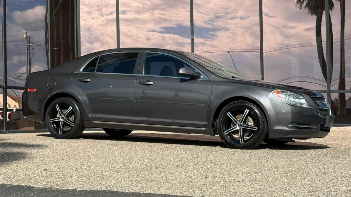 Used 2011 Chevrolet Malibu LT FWD image 16