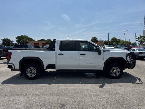 Used 2024 GMC Sierra 2500 Pro AWD/4WD image 2