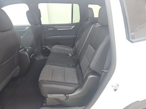 Used 2025 GMC Acadia Elevation image 5