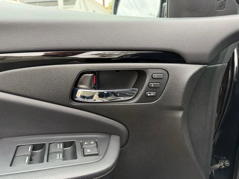 Used 2020 Honda Pilot Touring image 18