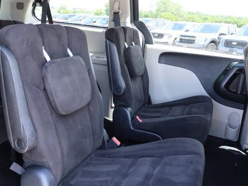 Used 2014 Dodge Grand Caravan SXT FWD image 16