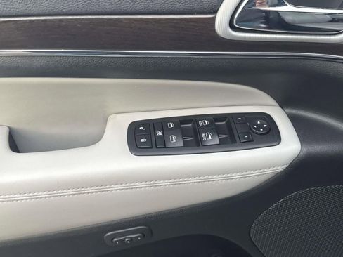 Used 2018 Jeep Grand Cherokee Limited image 13