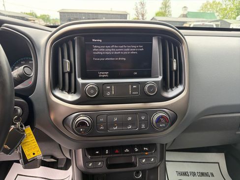 Used 2019 Chevrolet Colorado Z71 AWD/4WD image 11