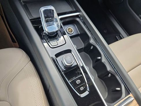 New 2026 Volvo XC60 B5 Plus w/ Protection Package Premier image 24