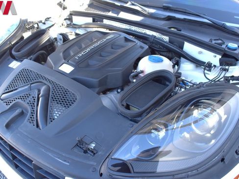 Used 2018 Porsche Macan GTS image 38