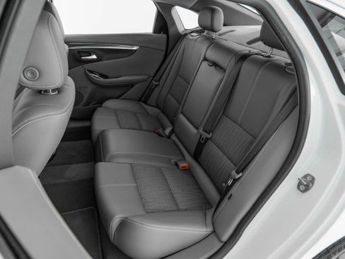 Used 2018 Chevrolet Impala LT image 34