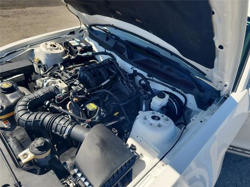 Used 2010 Ford Mustang Premium image 13