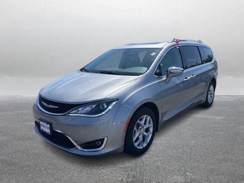 Used 2019 Chrysler Pacifica Limited FWD image 1