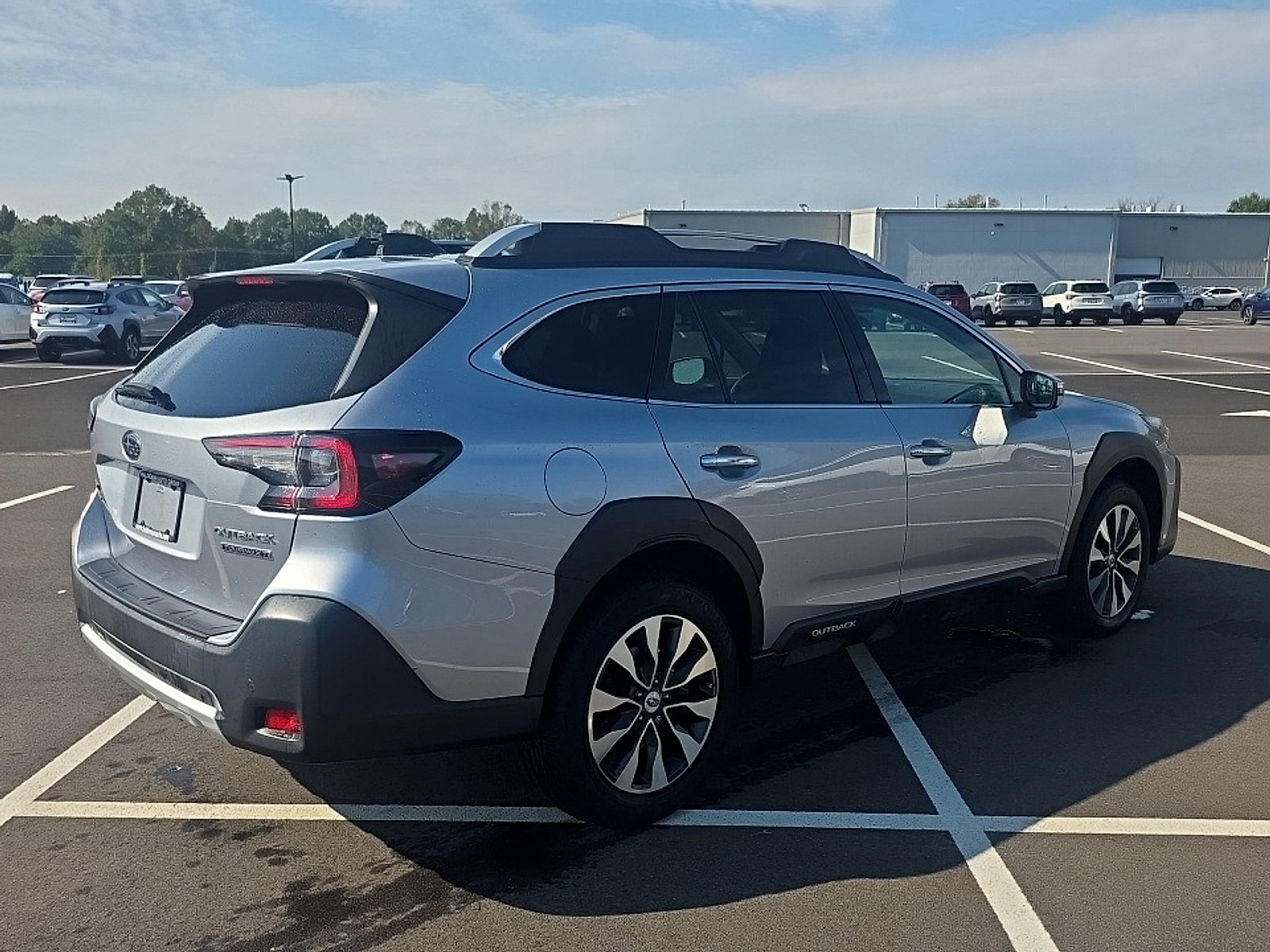 Used 2023 Subaru Outback Touring XT AWD/4WD image 4