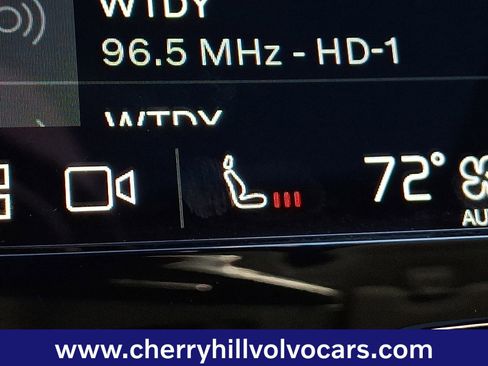 Certified 2025 Volvo XC40 B5 Plus image 25