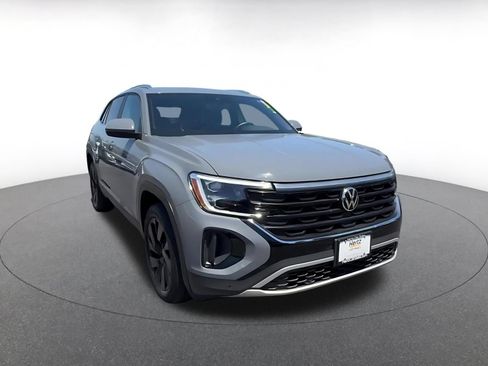 Used 2026 Volkswagen Atlas Cross Sport SE AWD/4WD image 3