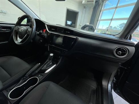 Used 2019 Toyota Corolla LE FWD image 27