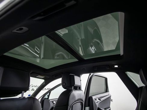 Used 2020 Porsche Macan AWD/4WD image 22
