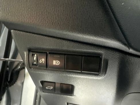 Used 2024 Toyota Corolla Cross XLE w/ Convenience Package AWD/4WD image 27