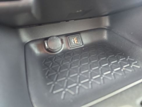 Used 2025 Toyota RAV4 XLE image 25