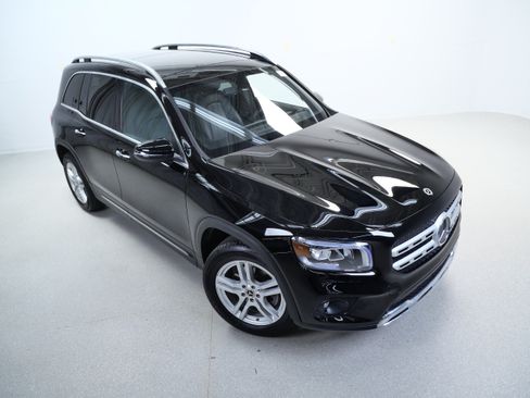 Certified 2022 Mercedes-Benz GLB 250 4MATIC image 4
