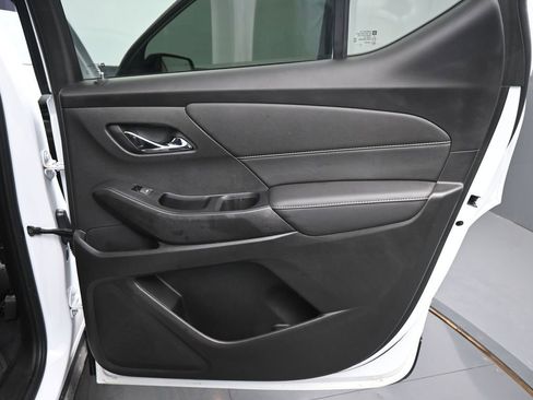 Used 2023 Chevrolet Traverse Premier w/ Redline Edition image 17