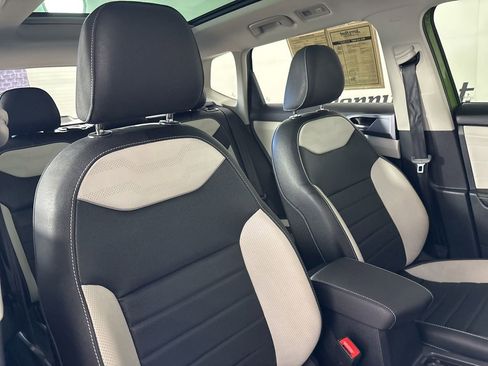 Used 2025 Volkswagen Taos SEL w/ Black Wheel Plus Package image 27