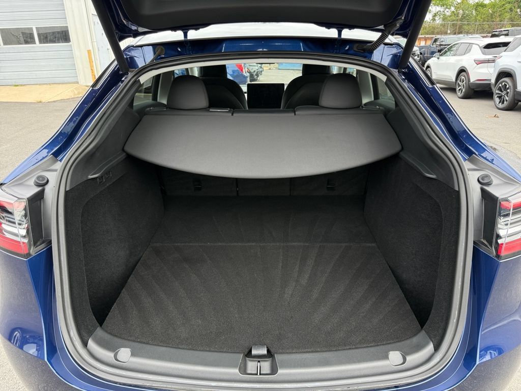 Used 2023 Tesla Model Y Long Range AWD/4WD image 23