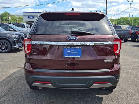 Used 2019 Ford Explorer XLT FWD image 6