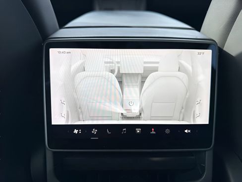 Used 2024 Tesla Model 3 Standard Range image 13