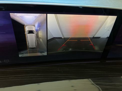 Used 2025 Cadillac Escalade ESV Sport w/ Touring Package AWD/4WD image 16