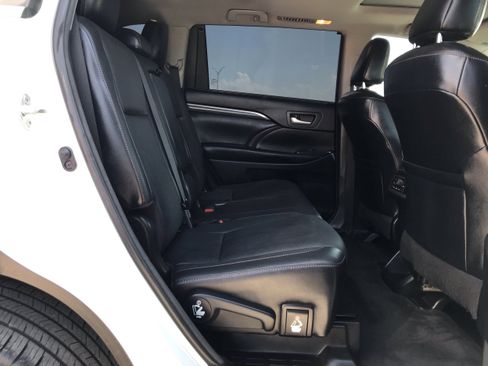 Used 2018 Toyota Highlander Limited image 13