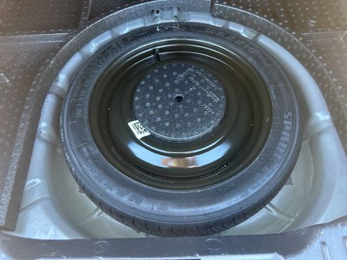 Used 2013 Ford Focus SE w/ SE Winter Pkg image 20