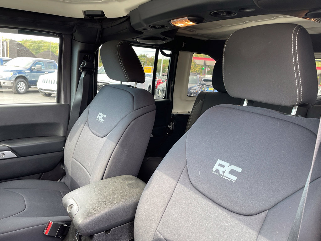 Used 2014 Jeep Wrangler Unlimited Sahara AWD/4WD image 14